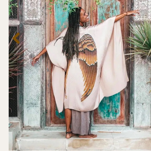 Warriors of the Divine 100% Silk Classic Angel Wing Kimono in Champagne / Blush - Picture 1 of 9